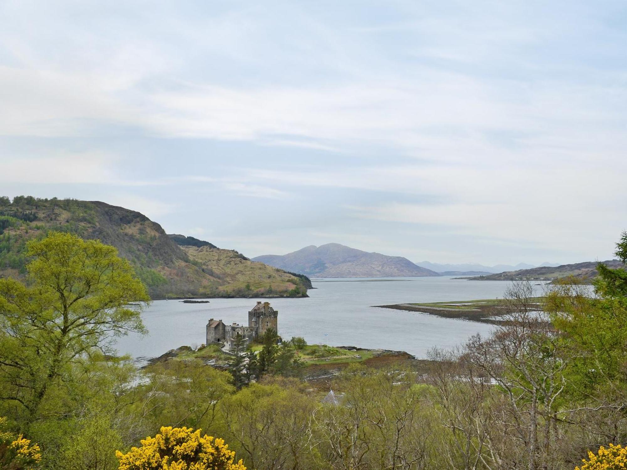 Loch Shore Cottage Dornie Exteriör bild